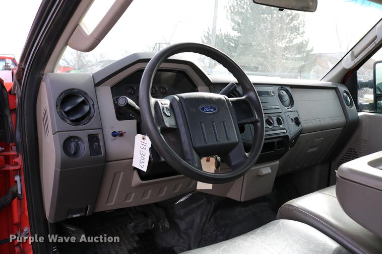 image for item DD8672 2008 Ford F250 Super Duty pickup truck