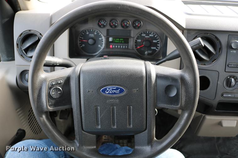 image for item DD8672 2008 Ford F250 Super Duty pickup truck