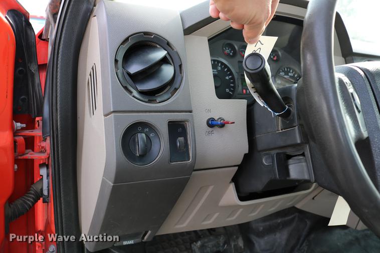 image for item DD8672 2008 Ford F250 Super Duty pickup truck