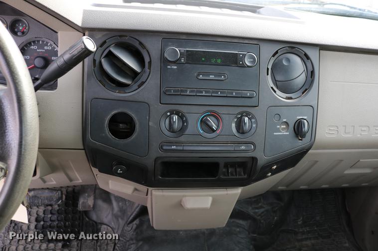 image for item DD8672 2008 Ford F250 Super Duty pickup truck