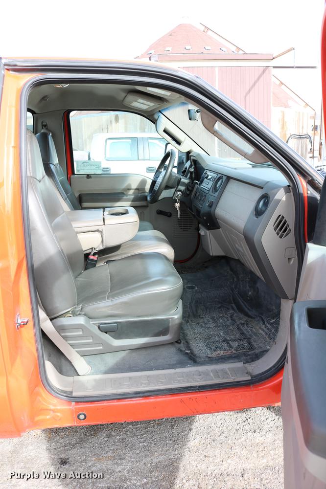 image for item DD8672 2008 Ford F250 Super Duty pickup truck