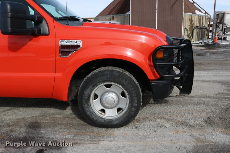 image for item DD8672 2008 Ford F250 Super Duty pickup truck