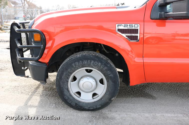 image for item DD8672 2008 Ford F250 Super Duty pickup truck