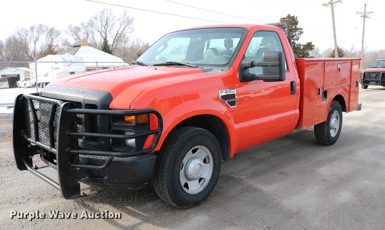 image for item DD8673 2008 Ford F250 Super Duty utility bed pickup truck