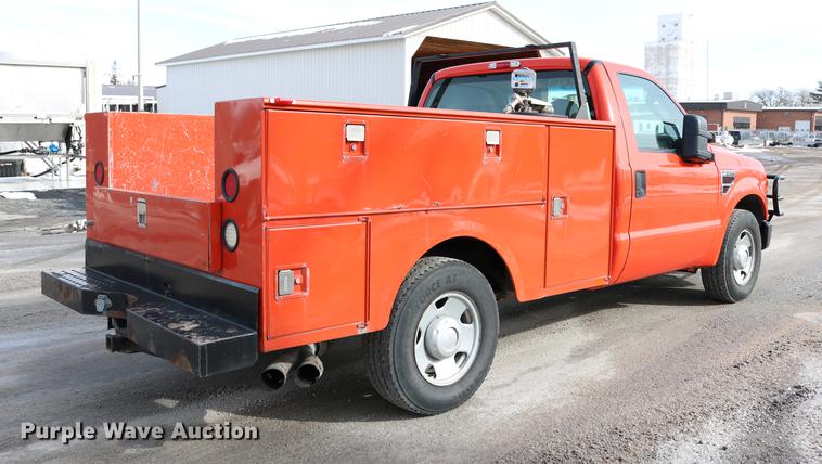 image for item DD8673 2008 Ford F250 Super Duty utility bed pickup truck