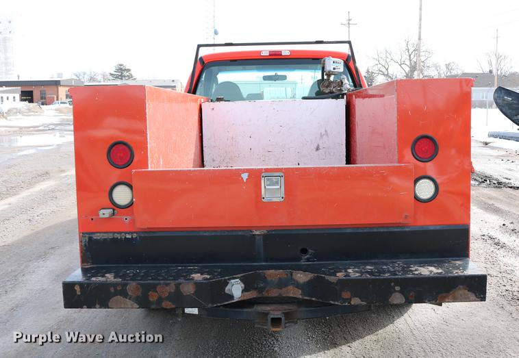 image for item DD8673 2008 Ford F250 Super Duty utility bed pickup truck