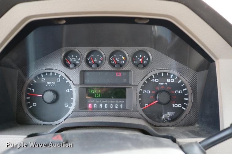 image for item DD8673 2008 Ford F250 Super Duty utility bed pickup truck