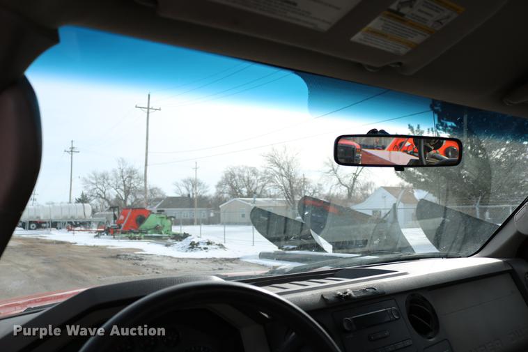 image for item DD8673 2008 Ford F250 Super Duty utility bed pickup truck