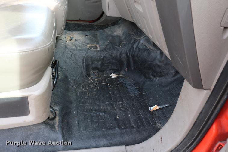 image for item DD8673 2008 Ford F250 Super Duty utility bed pickup truck