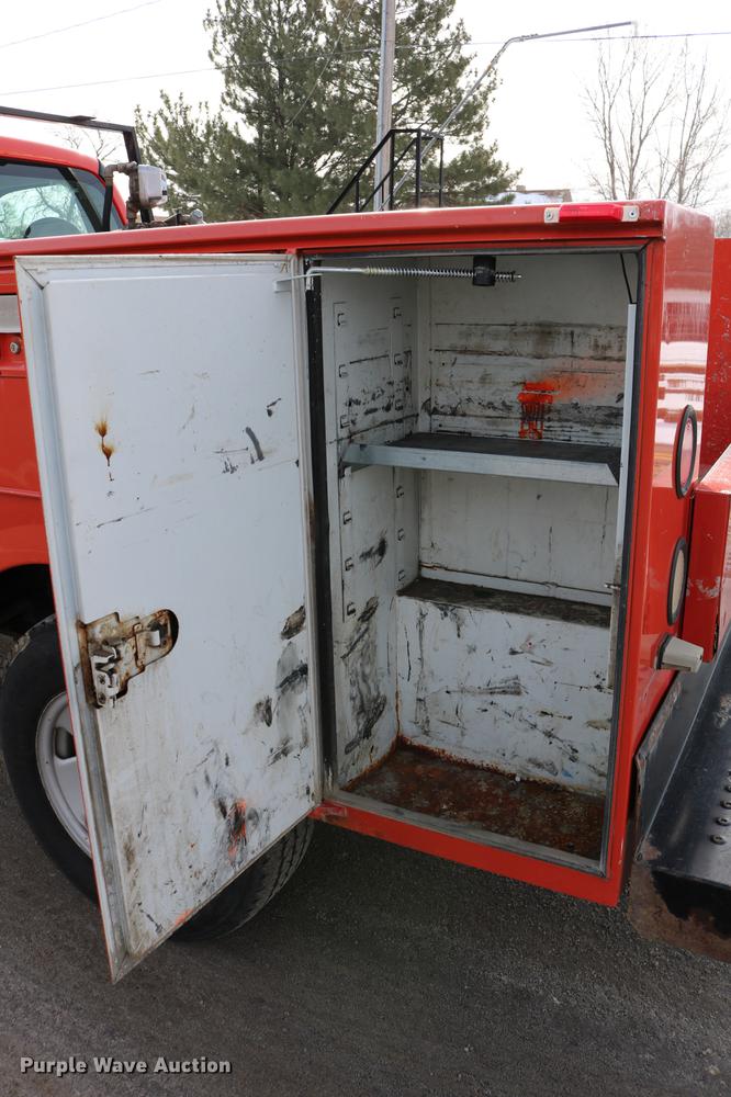 image for item DD8673 2008 Ford F250 Super Duty utility bed pickup truck