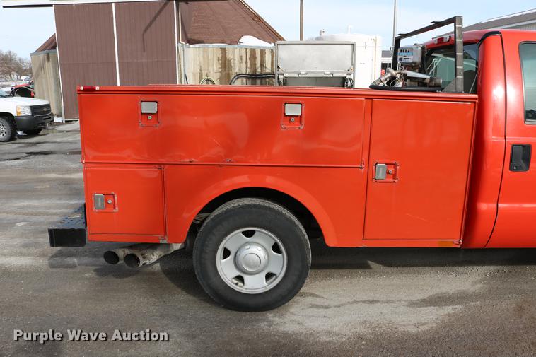 image for item DD8673 2008 Ford F250 Super Duty utility bed pickup truck