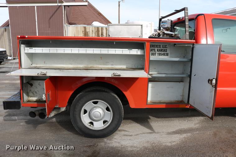 image for item DD8673 2008 Ford F250 Super Duty utility bed pickup truck