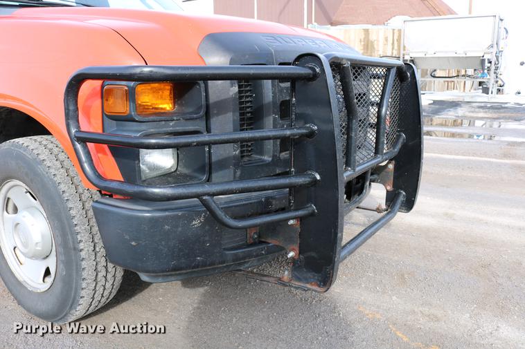 image for item DD8673 2008 Ford F250 Super Duty utility bed pickup truck