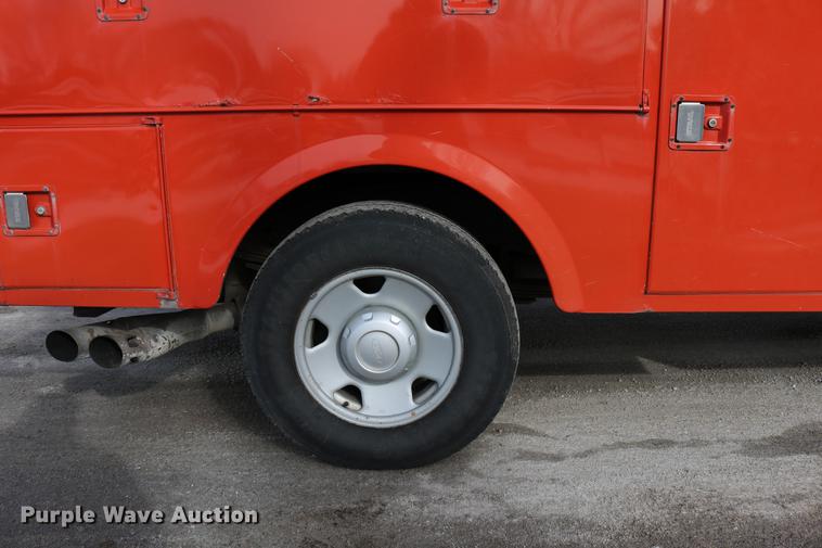 image for item DD8673 2008 Ford F250 Super Duty utility bed pickup truck