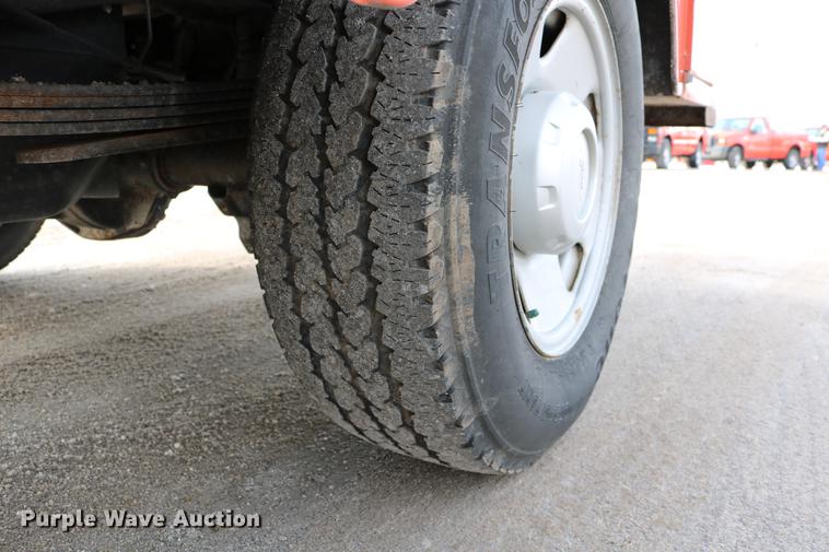 image for item DD8673 2008 Ford F250 Super Duty utility bed pickup truck