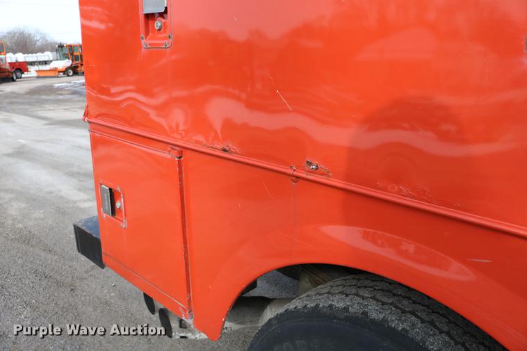 image for item DD8673 2008 Ford F250 Super Duty utility bed pickup truck