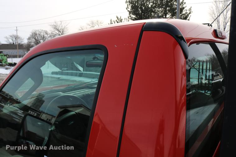 image for item DD8673 2008 Ford F250 Super Duty utility bed pickup truck