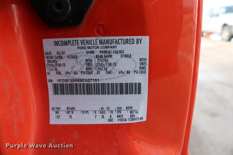 image for item DD8673 2008 Ford F250 Super Duty utility bed pickup truck