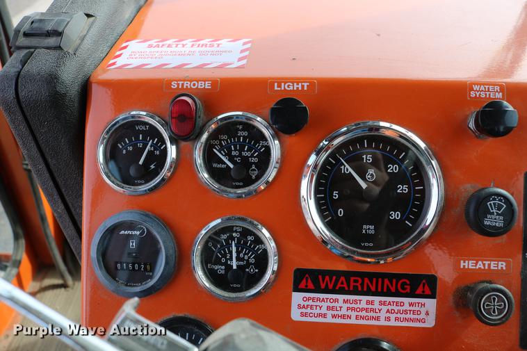 image for item DD8674 2004 Broce RJ350 broom