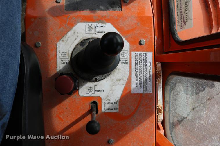 image for item DD8674 2004 Broce RJ350 broom