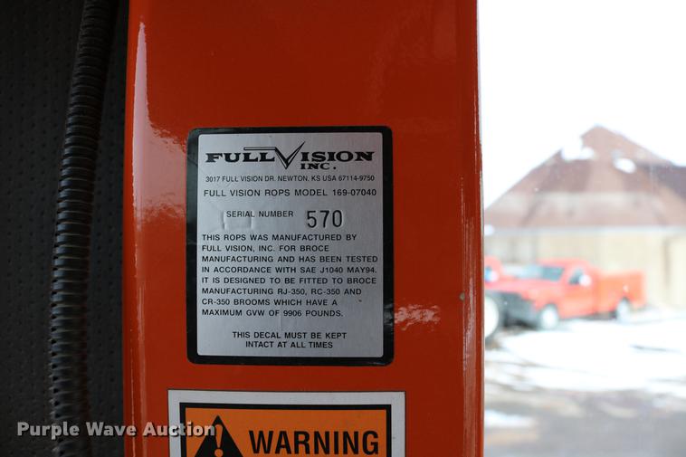 image for item DD8674 2004 Broce RJ350 broom