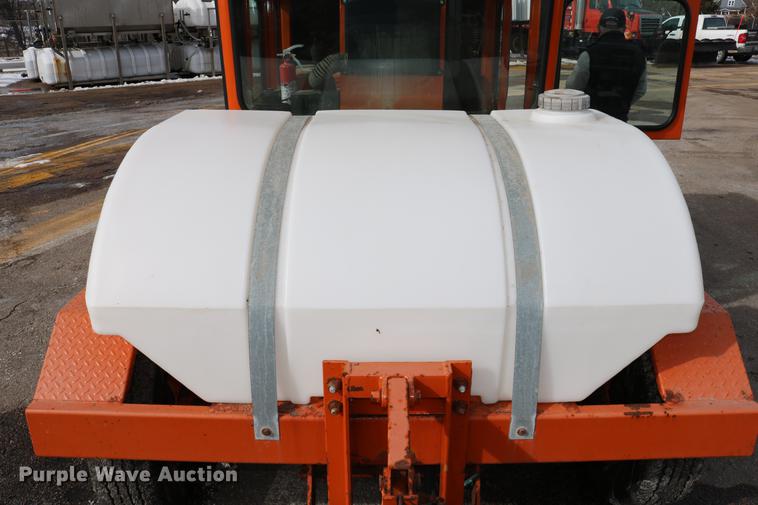 image for item DD8674 2004 Broce RJ350 broom