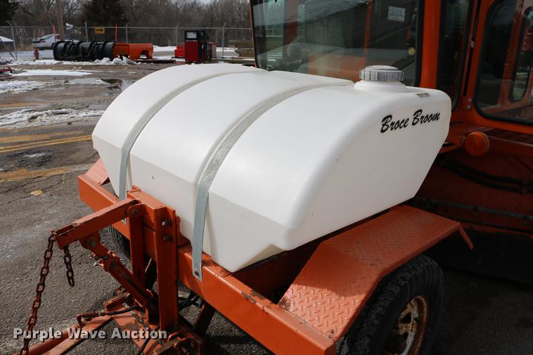 image for item DD8674 2004 Broce RJ350 broom