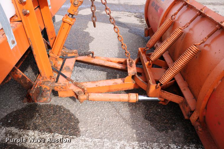 image for item DD8674 2004 Broce RJ350 broom