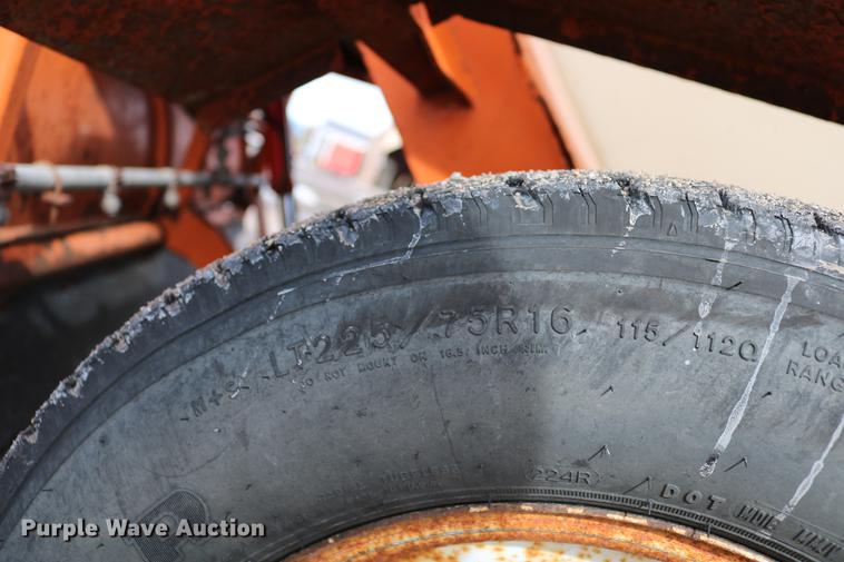 image for item DD8674 2004 Broce RJ350 broom