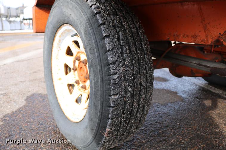 image for item DD8674 2004 Broce RJ350 broom