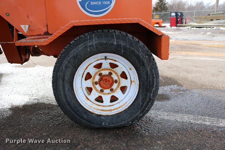 image for item DD8674 2004 Broce RJ350 broom