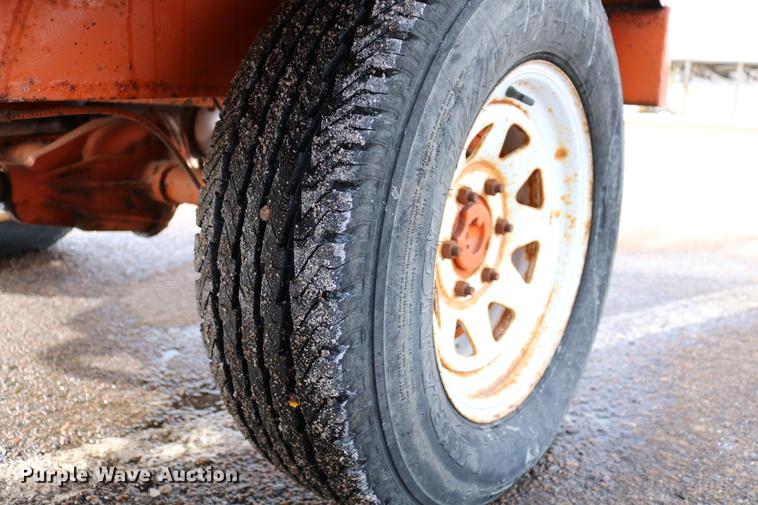 image for item DD8674 2004 Broce RJ350 broom