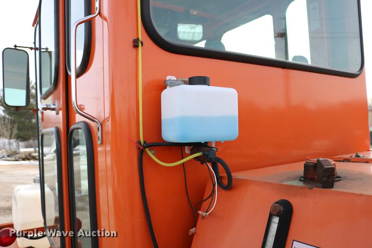 image for item DD8674 2004 Broce RJ350 broom