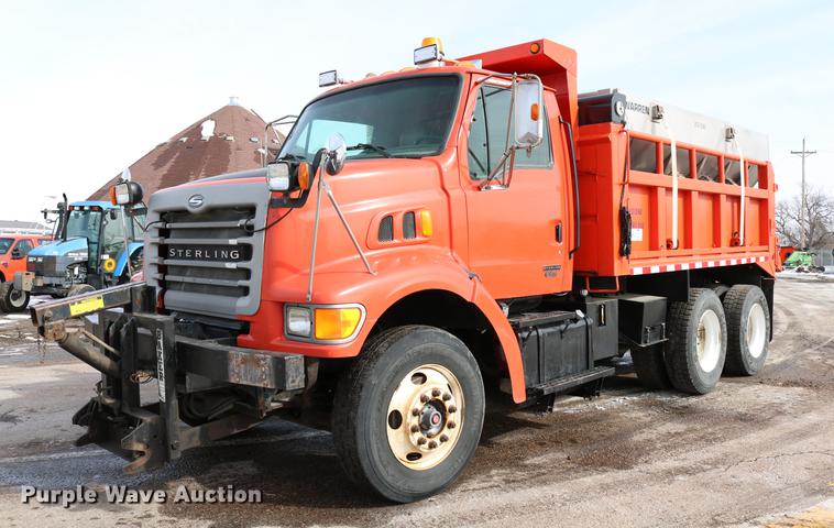 image for item DD8676 2001 Sterling L7501 dump truck