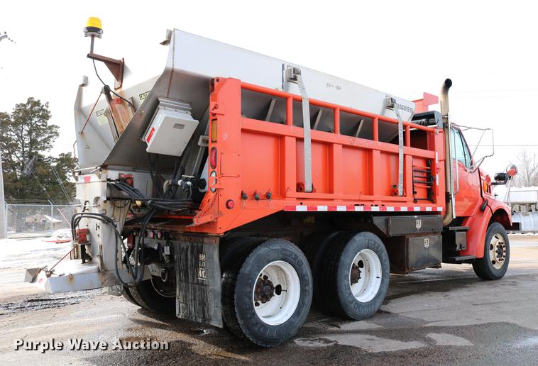 image for item DD8676 2001 Sterling L7501 dump truck
