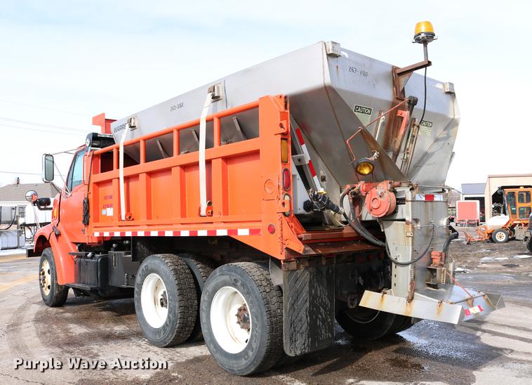 image for item DD8676 2001 Sterling L7501 dump truck