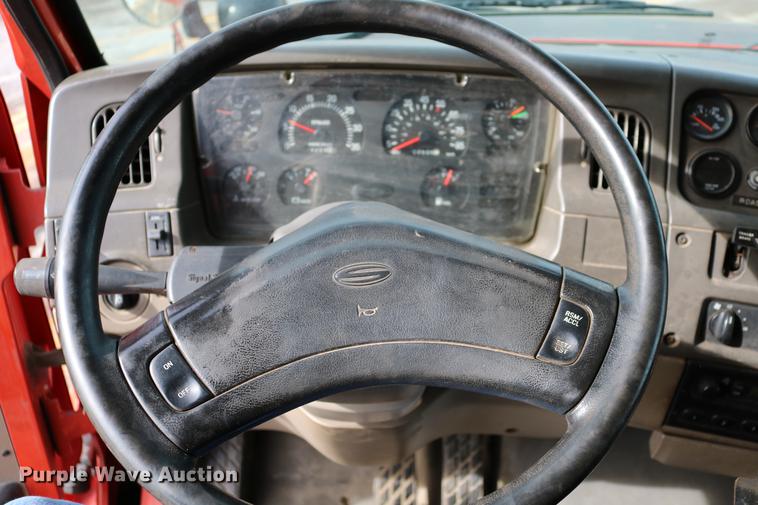 image for item DD8676 2001 Sterling L7501 dump truck