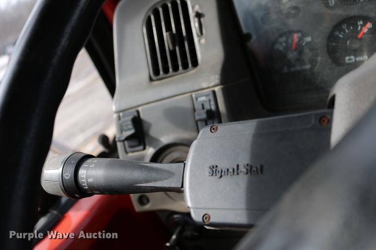 image for item DD8676 2001 Sterling L7501 dump truck