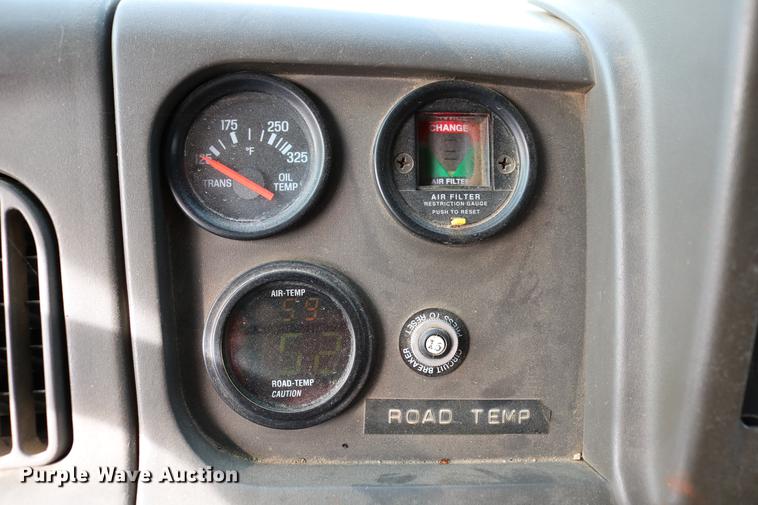 image for item DD8676 2001 Sterling L7501 dump truck