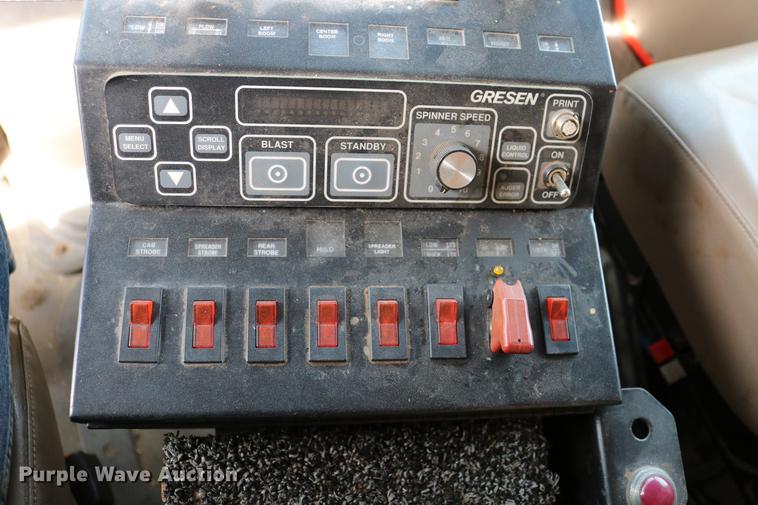 image for item DD8676 2001 Sterling L7501 dump truck