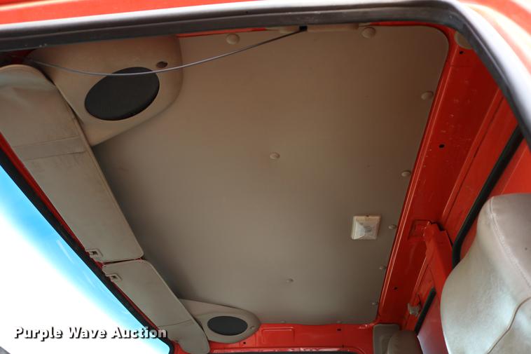 image for item DD8676 2001 Sterling L7501 dump truck