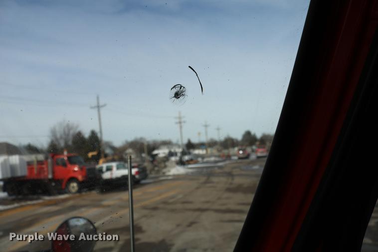 image for item DD8676 2001 Sterling L7501 dump truck