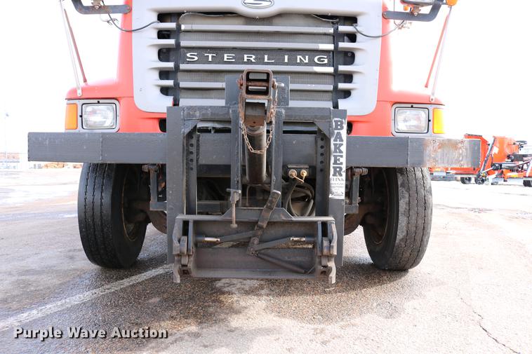 image for item DD8676 2001 Sterling L7501 dump truck