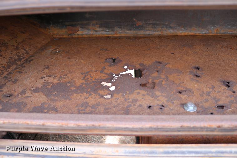 image for item DD8676 2001 Sterling L7501 dump truck