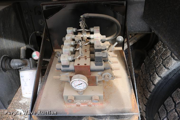 image for item DD8676 2001 Sterling L7501 dump truck