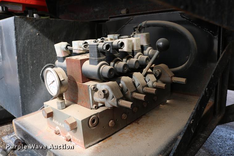 image for item DD8676 2001 Sterling L7501 dump truck