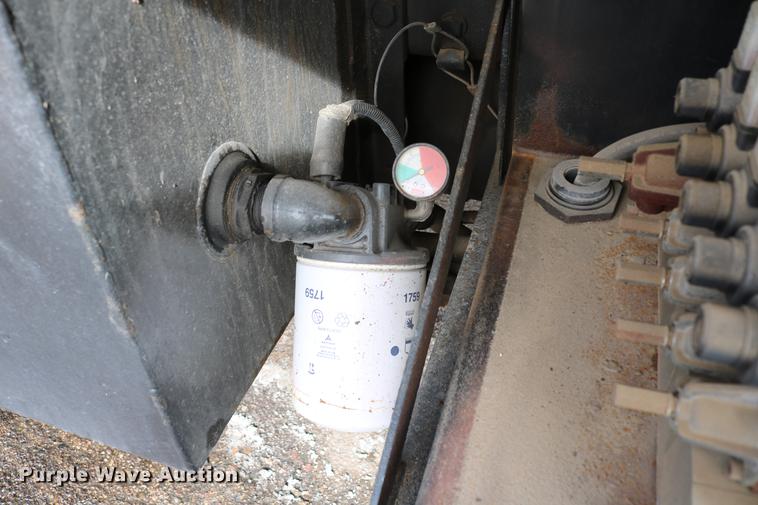 image for item DD8676 2001 Sterling L7501 dump truck