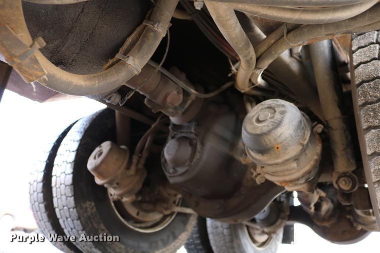 image for item DD8676 2001 Sterling L7501 dump truck