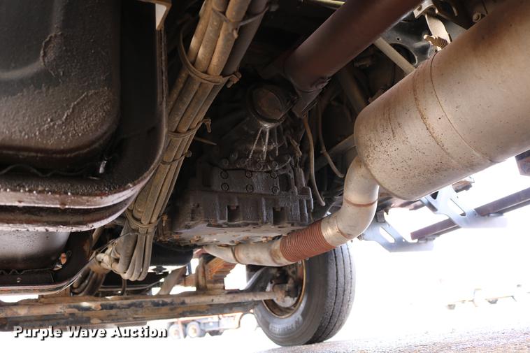 image for item DD8676 2001 Sterling L7501 dump truck