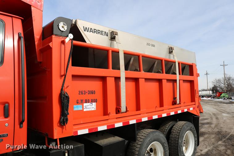 image for item DD8676 2001 Sterling L7501 dump truck